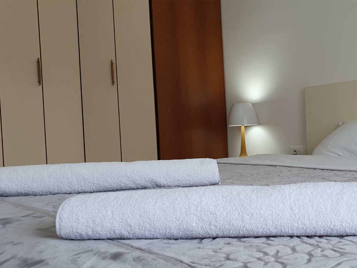 City Center Apartment Szkopje Kültér fotó